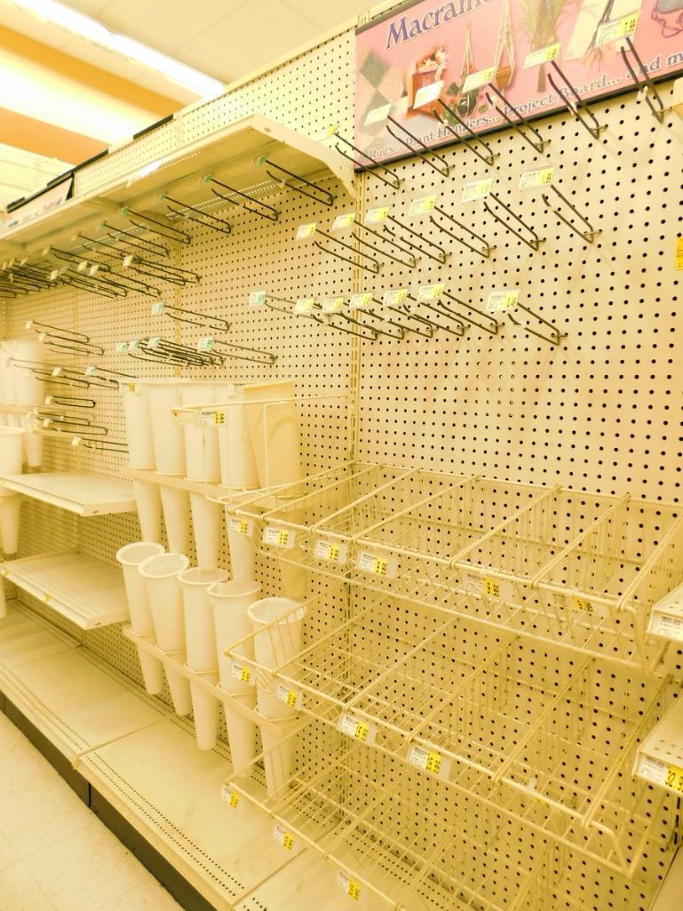 Gondola Shelving: Aisle Unit, 23'8" Long, 10 Bases, 17 Wire Displays, 67 Cones, 32 Shelves