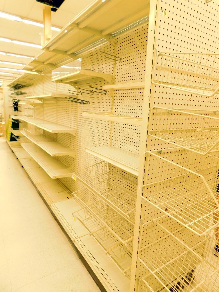 Gondola Shelving: Aisle Unit, 23'8" Long, 10 Bases, 17 Wire Displays, 67 Cones, 32 Shelves