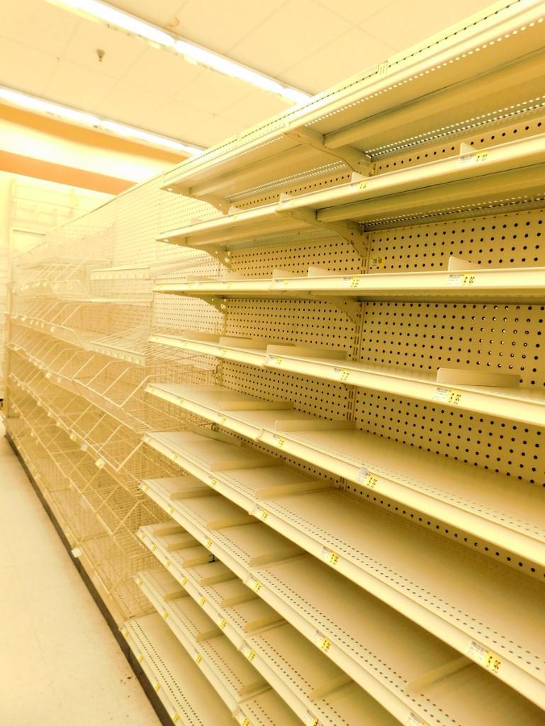 Gondola Shelving: Aisle Unit, 23'8" Long, 10 Bases, 39 Wire Displays, 51 Shelves