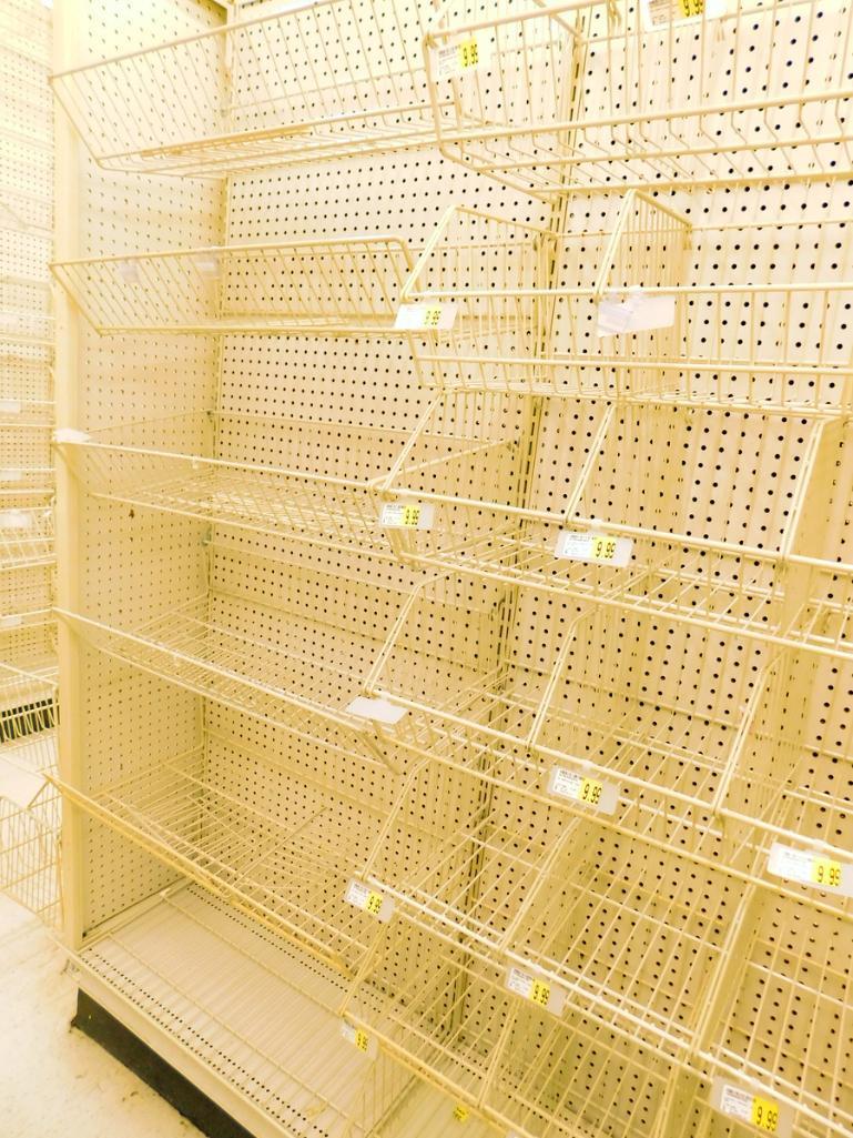 Gondola Shelving: Aisle Unit, 23'8" Long, 10 Bases, 39 Wire Displays, 51 Shelves