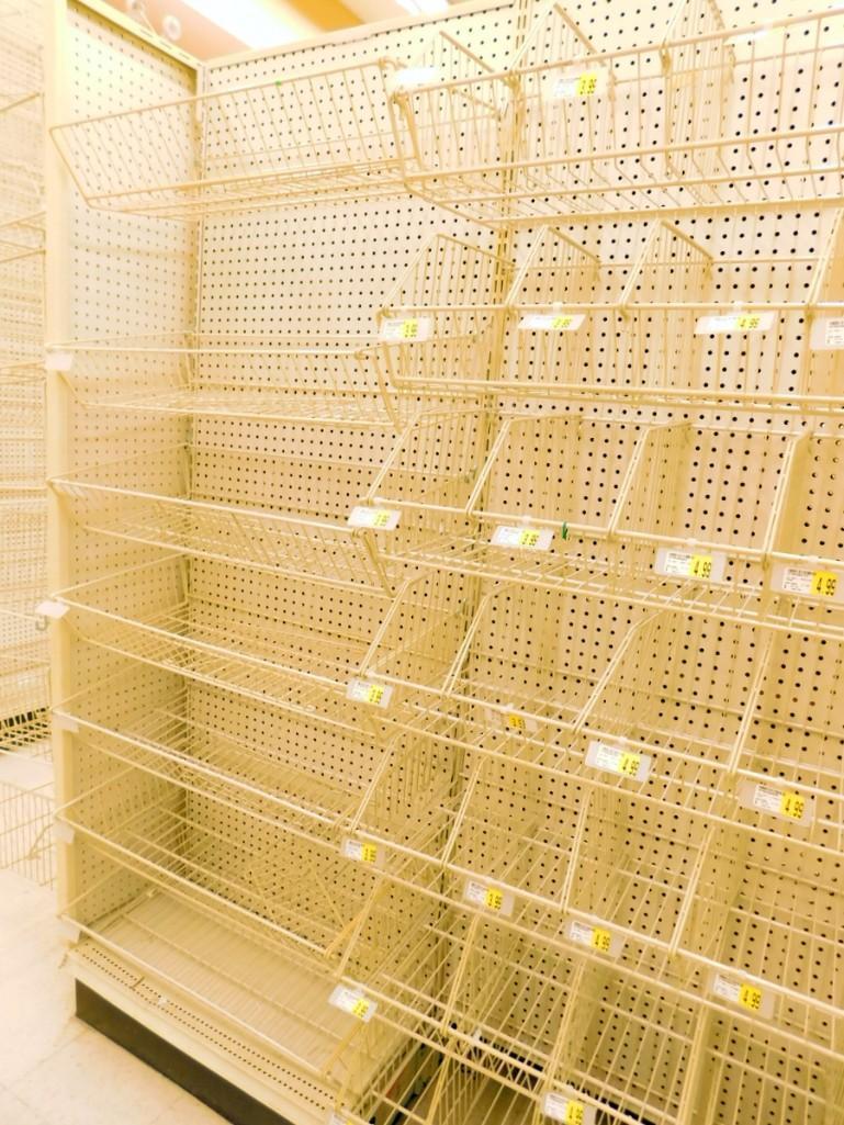 Gondola Shelving: Aisle Unit, 23'8" Long, 10 Bases, 135 Wire Displays, 4 Shelves