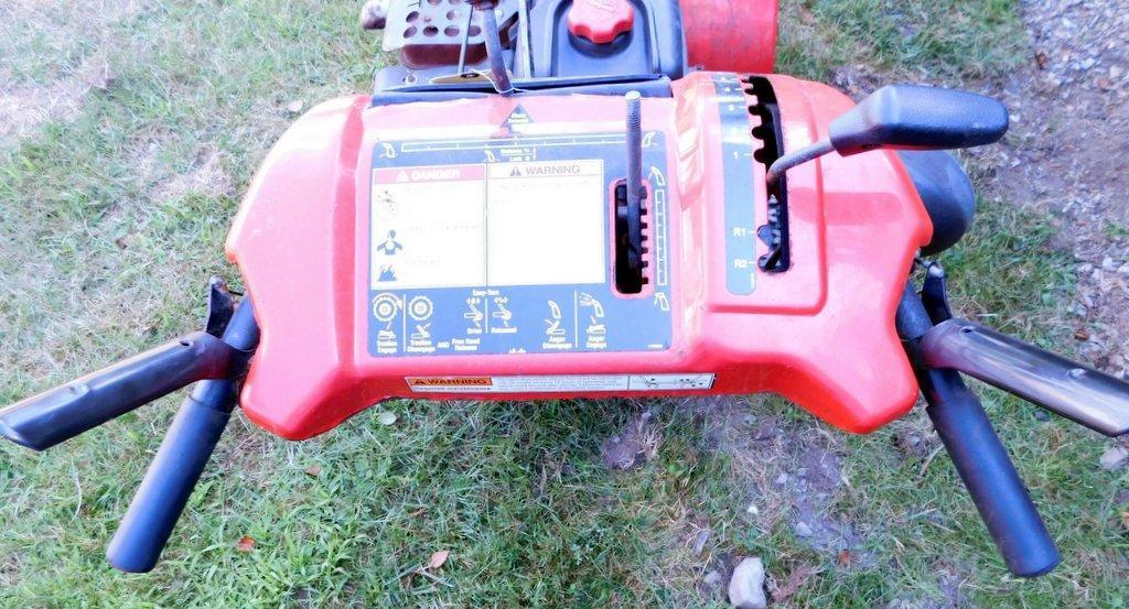 Snapper 9.5hp 28" Snow Thrower