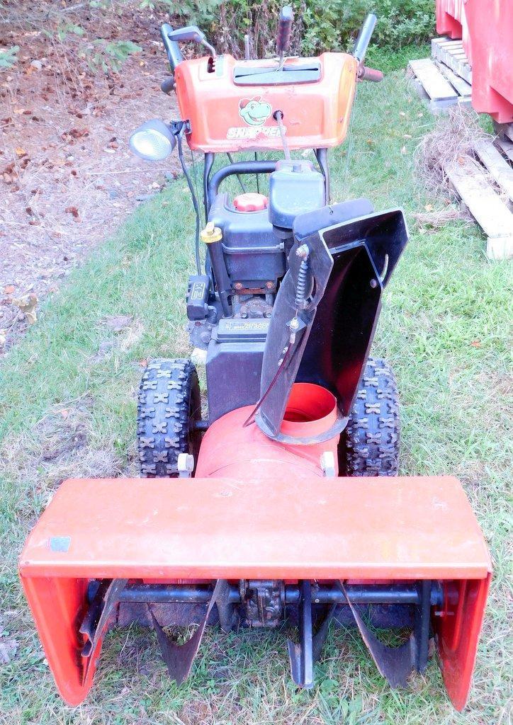 Snapper 9.5hp 28" Snow Thrower