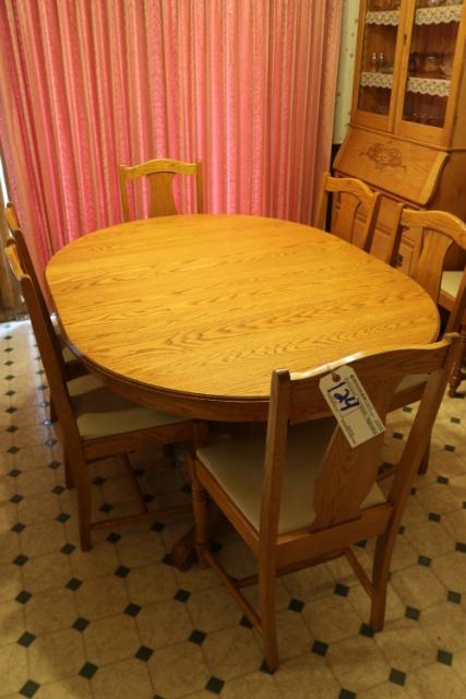 Oak table with 8 chairs