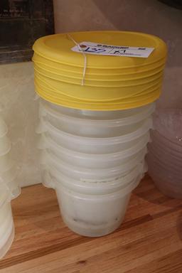 Times 7 - 6 qt. round food storage containers with lids