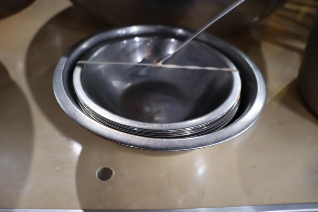 Times 7 - stainless mixing bowls - 6 to 8"