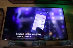 Samsung 42" wall mount TV with bracket - no remote