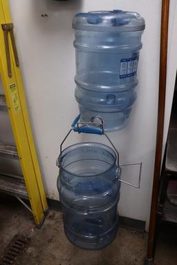 Times 2 - San Jamar ice totes