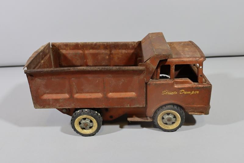 Structo 12' metal dump truck