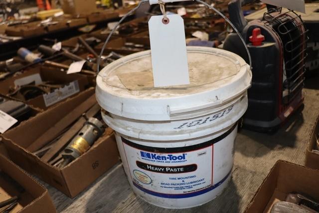 Ken-Tool 25 lb. bucket of heavy paste