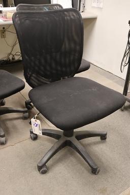 All to go - 3 black mesh office chairs