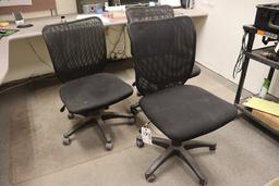 All to go - 3 black mesh office chairs