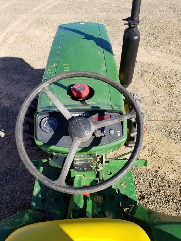 JD 650 ROPS 2WD STANDARD TRANS 1187HRS (WE DO NOT GUARANTEE HOURS)