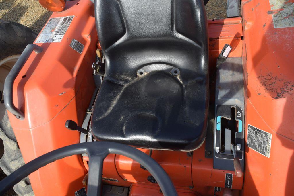 KUBOTA L3010 ROPS 4WD W/ LDR BUCKET