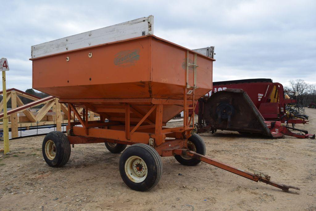 BRADFORD 225 GRAVITY WAGON