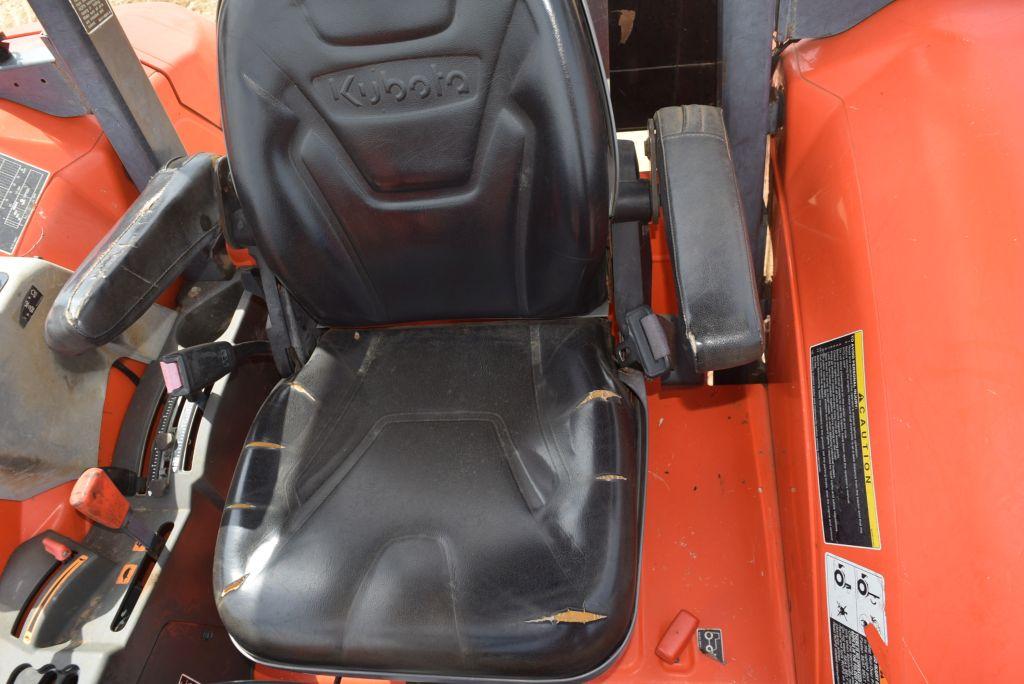 KUBOTA M6060 4WD CANOPY W/ LDR AND BUCKET