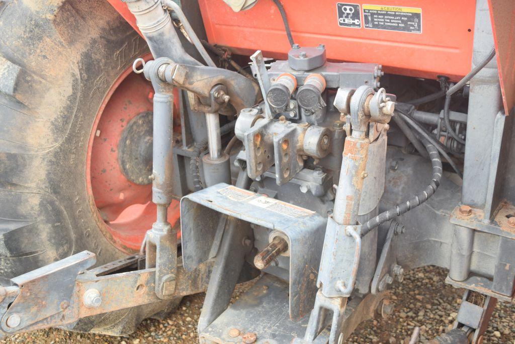 KUBOTA M6040 4WD ROPS W/ LDR AND BUCKET