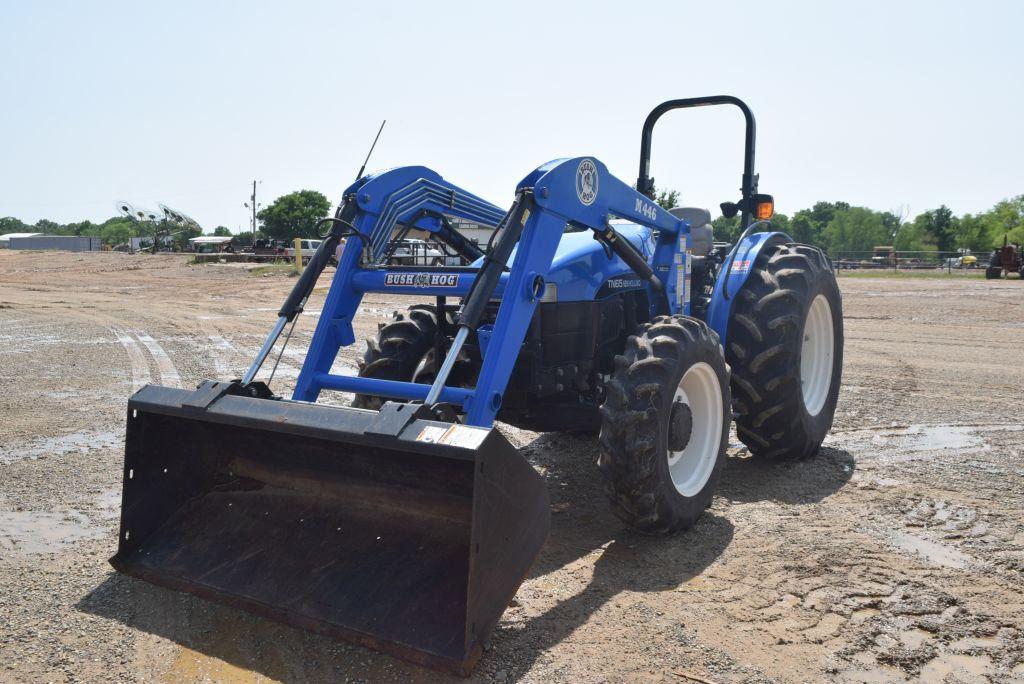 NH TN65 ROPS 4WD W/ LDR BUCKET 1555HRS (WE DO NOT GUARANTEE HOURS)