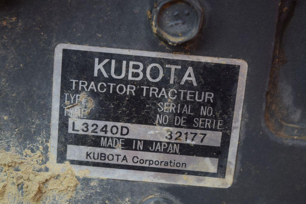 KUBOTA L3240 ROPS 4WD W/ LDR BUCKET