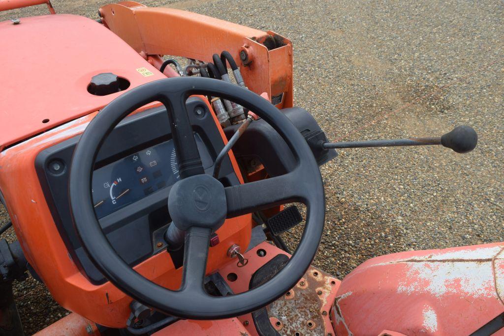 KUBOTA L3400 ROPS 4WD W/ LDR BUCKET