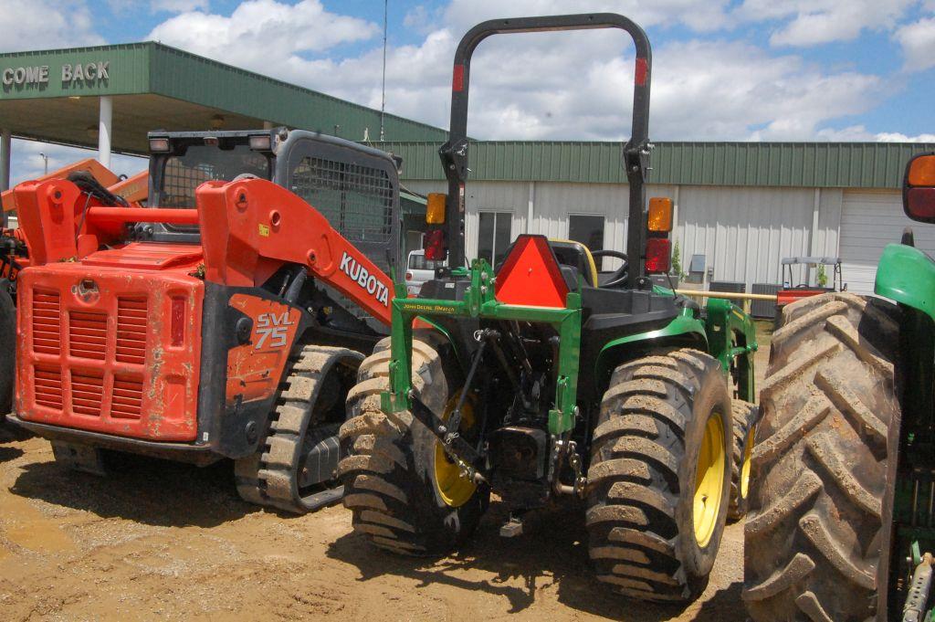 JD 3038 4WD ROPS W/ LDR AND BUCKET 151HRS. WE DO NOT GAURANTEE HOURS