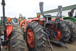 KUBOTA MX5200 ROPS 4WD W/ LDR AND BUCKET 740HRS. WE DO NOT GAURANTEE HOURS
