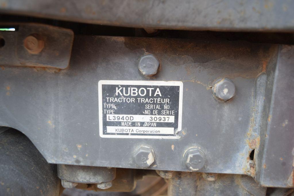 KUBOTA L3940 4WD C/A  W/ LDR AND BUCKET