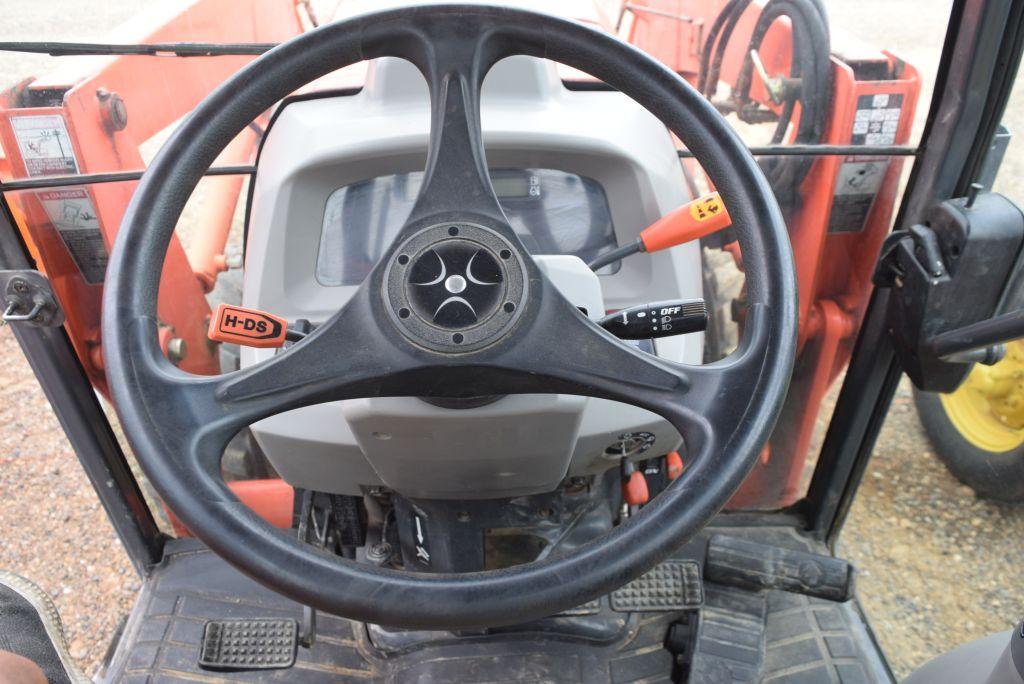 KUBOTA L3940 4WD C/A  W/ LDR AND BUCKET