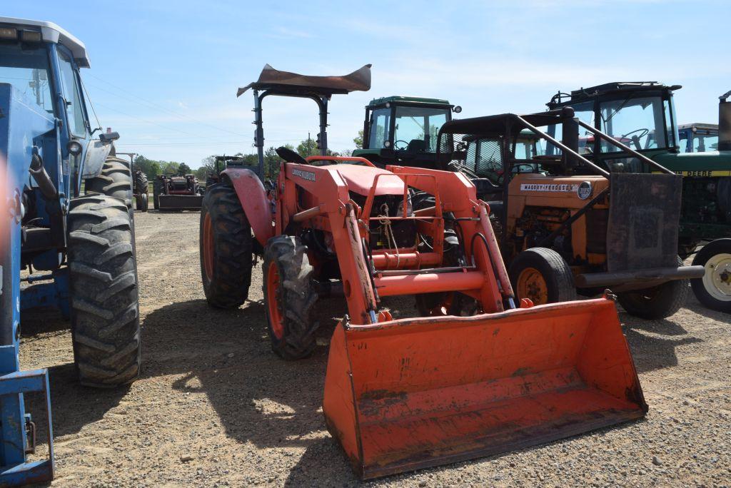 KUBOTA M5640 CANOPY 4WD W/ LDR BUCKET