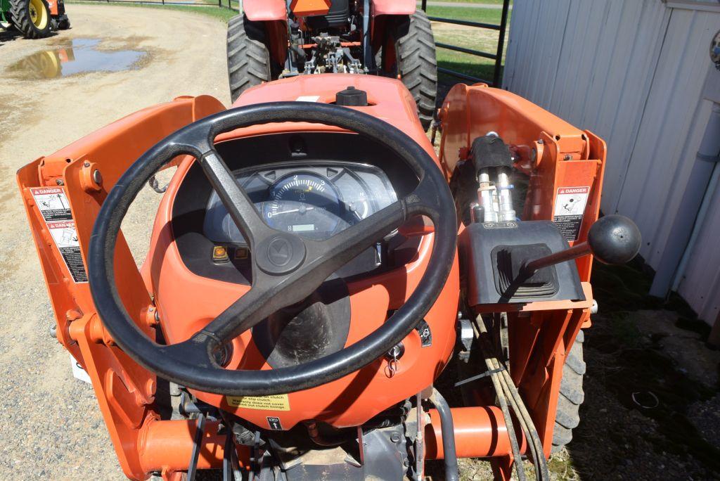 KUBOTA L4701 4WD ROPS W/ LDR AND BUCKET 790HRS. WE DO NOT GAURANTEE HOURS