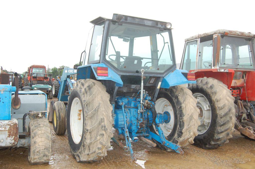 FORD 5640 2WD C/A W/ LDR AND BUCKET 1507HRS. WE DO NOT GAURANTEE HOURS