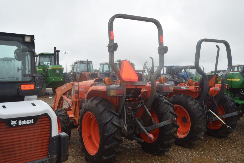 KUBOTA L3901 4WD ROPS W/ LDR AND BUCKET 629HRS. WE DO NOT GAURANTEE HOURS