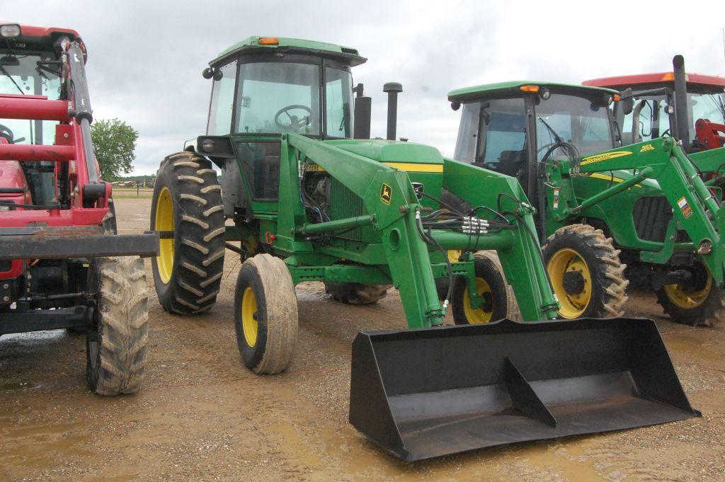 JD 42330 C/A 2WD W/ LDR BUCKET