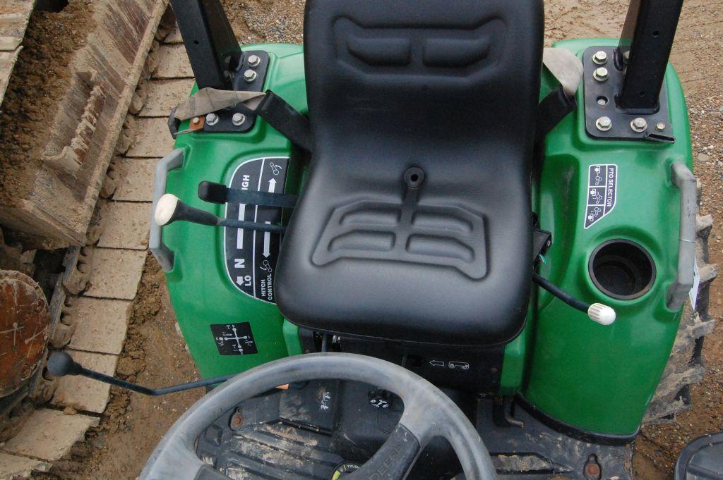 JD 2305 ROPS 4WD 3HRS (WE O NOT GUARANTEE HOURS)