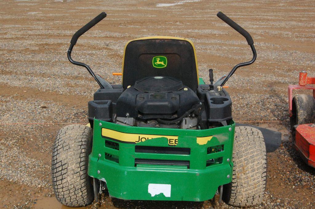 JD Z235 ZERO TURN MOWER