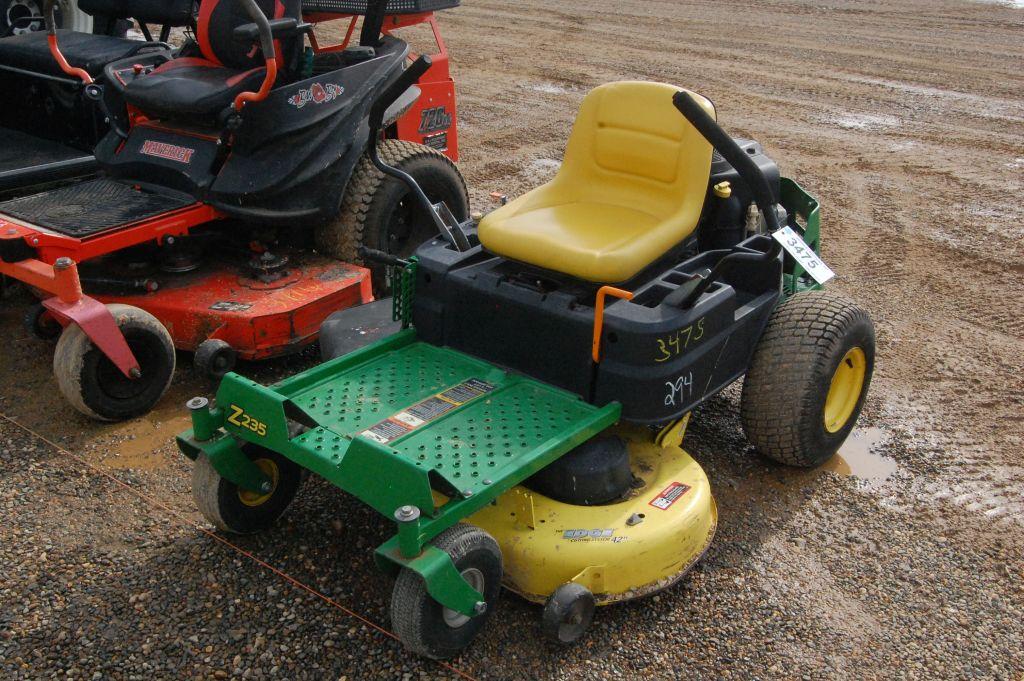 JD Z235 ZERO TURN MOWER