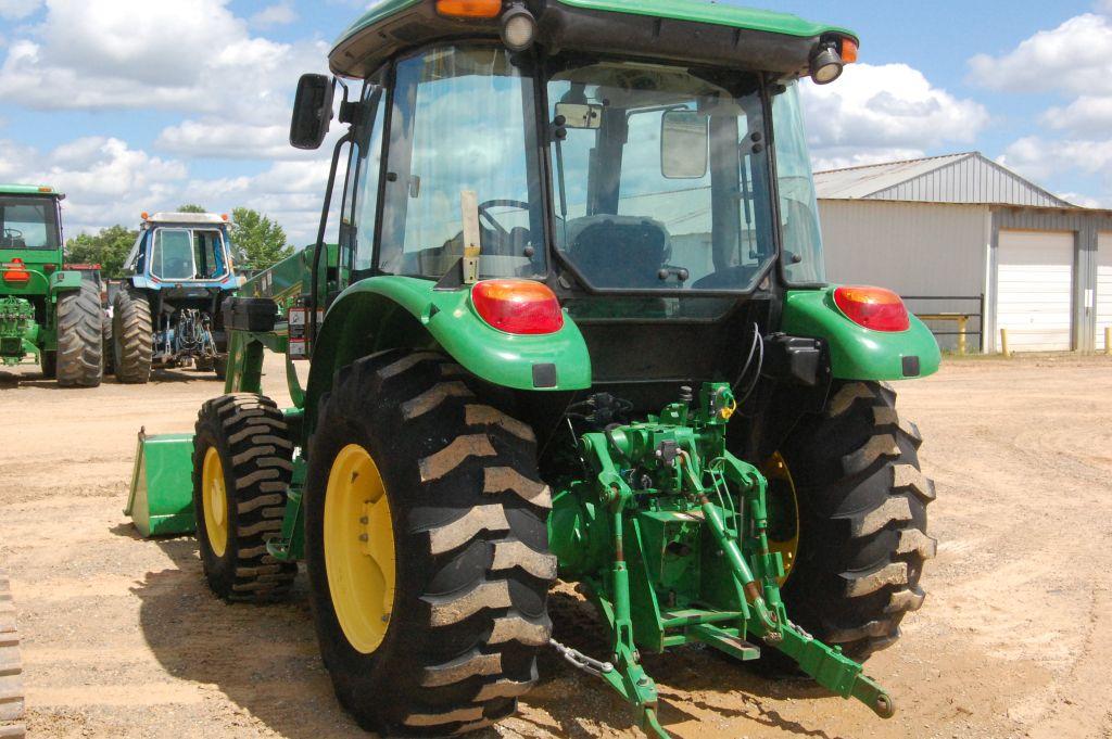 JD 5065E C/A 4WD W/ LDR AND BUCKET 754HRS. WE DO NOT GAURANTEE HOURS