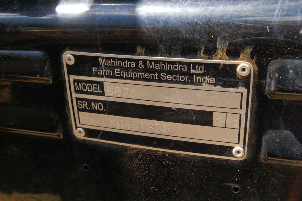 MAHINDRA 6075 4WD ROPS 116HRS. WE DO NOT GAURANTEE HOURS