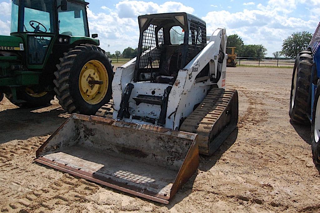 BOBCAT T300 RUBBER TRACK SKID STEER