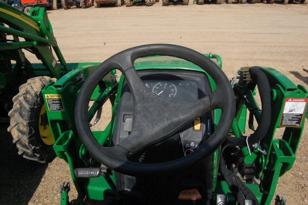 JD 1025R 4WD ROPS W/ LDR AND BUCKET AND BELLY MOWER 240HRS. WE DO NOT GAURANTEE HOURS