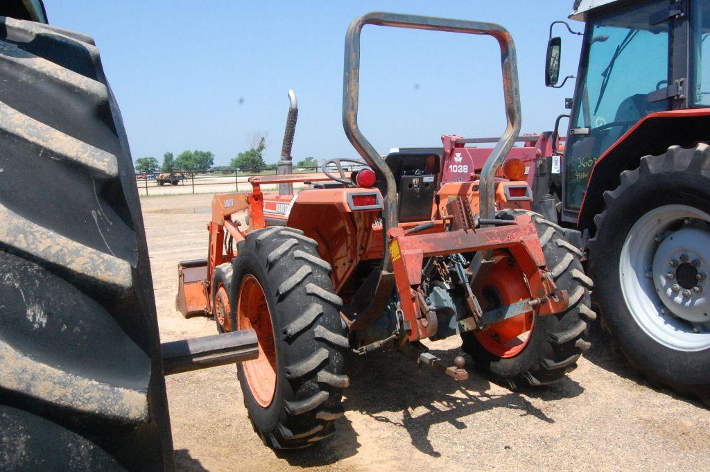 KUBOTA L2850 ROPS W/ LDR BUCKET 3732HRS (WE DO NOT GUARANTEE HOURS)