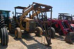 FORD 555A 2WD CANOPY W/ LOADER BOOM