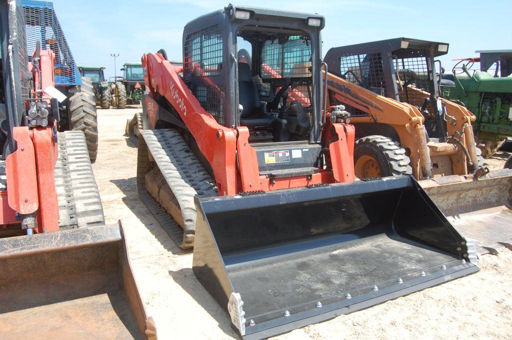 KUBOTA SVL97-2 RUBBER TRACK SKID STEER