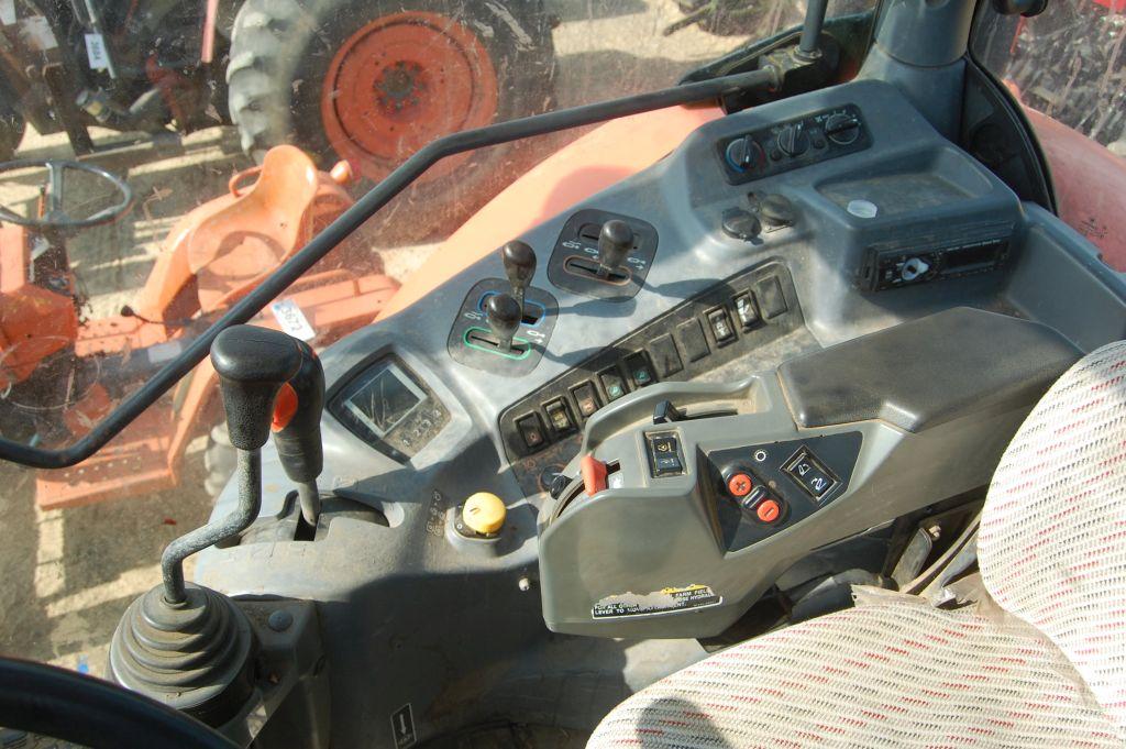 KUBOTA M135GX 4WD C/A W/ LDR AND BUCKET