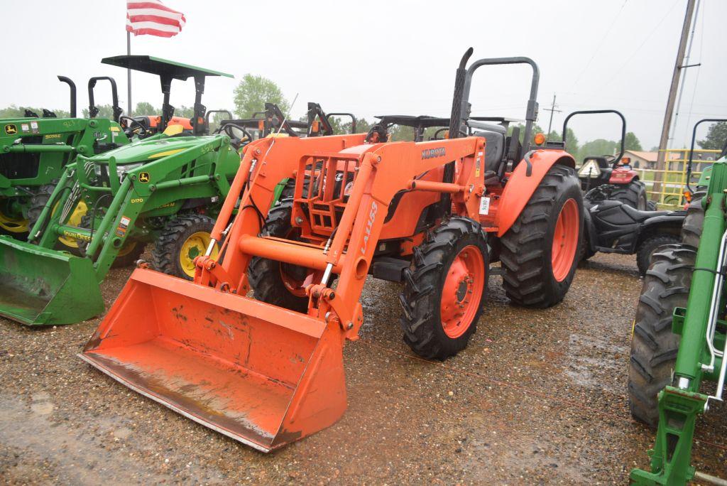KUBOTA M7040 ROPS 4WD W/ LDR BUCKET, 1268 HRS (HOURS NOT GUARANTEED)