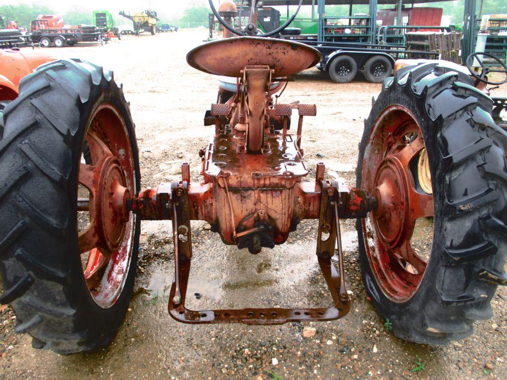 FARMALL H TRICYCLE RUNS