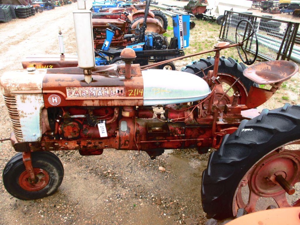 FARMALL H TRICYCLE RUNS