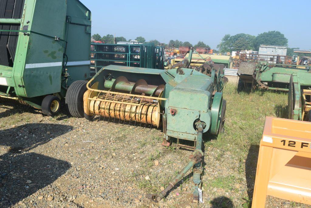 JD 224 WS SQUARE BALER