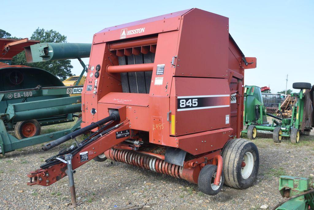 HESSTON 845 ROUND BALER WITH SHAFT AND MONITOR