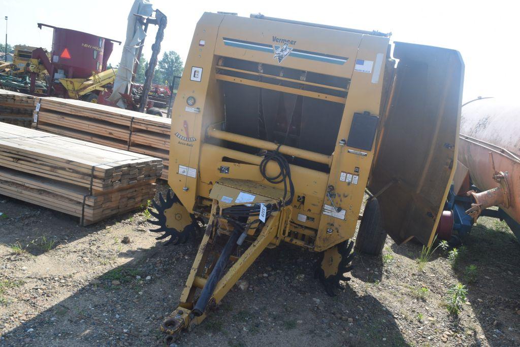 VERMEER 504 SERIES L ROUND BALER W/ SHAFT AND MONITOR